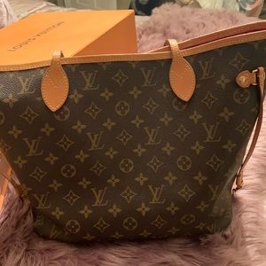 100% authentic Louis Vuitton Neverfull MM
